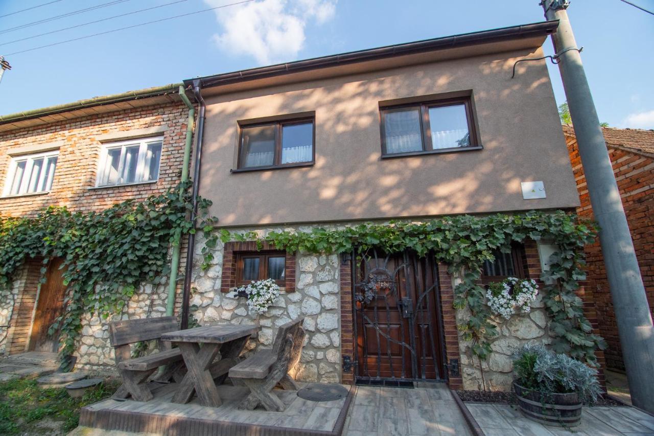 Ubytovani V Hovoranech Hovorany Exterior photo